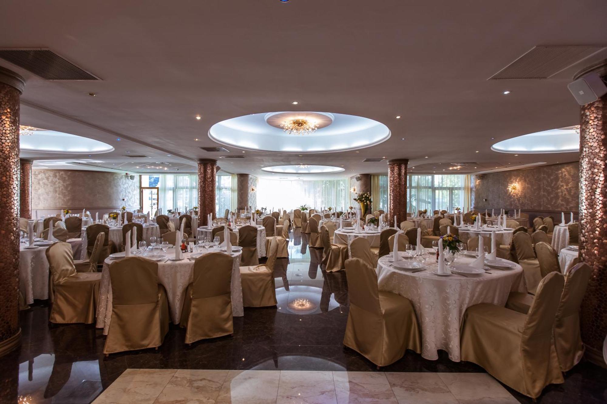 Hotel International Băile Felix Εξωτερικό φωτογραφία